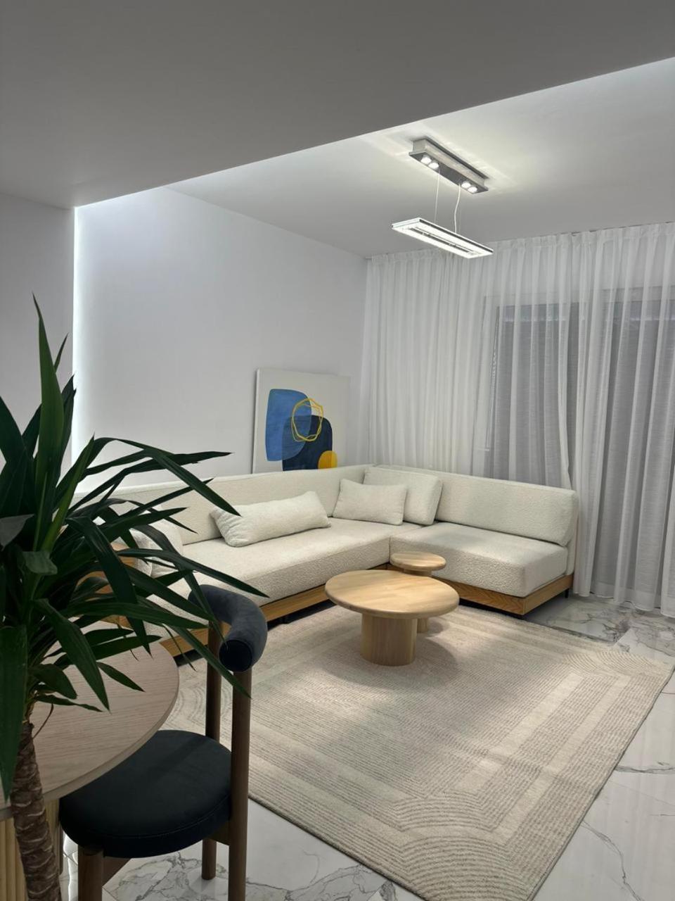 Agate City Center Apartment Тирана Экстерьер фото